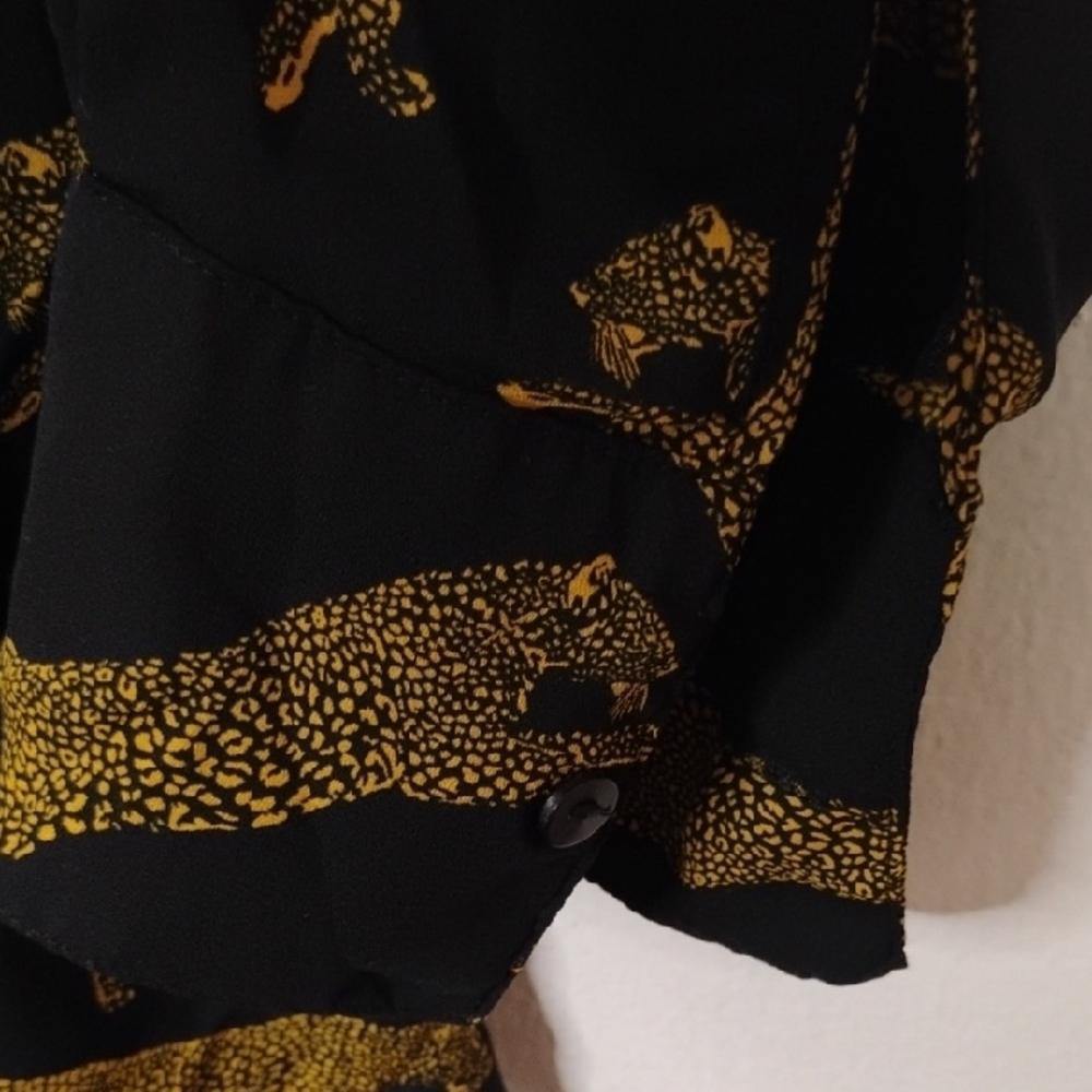 Worthington Elegant Black Top with Gold Details Size Small - Picture 5 of 5
